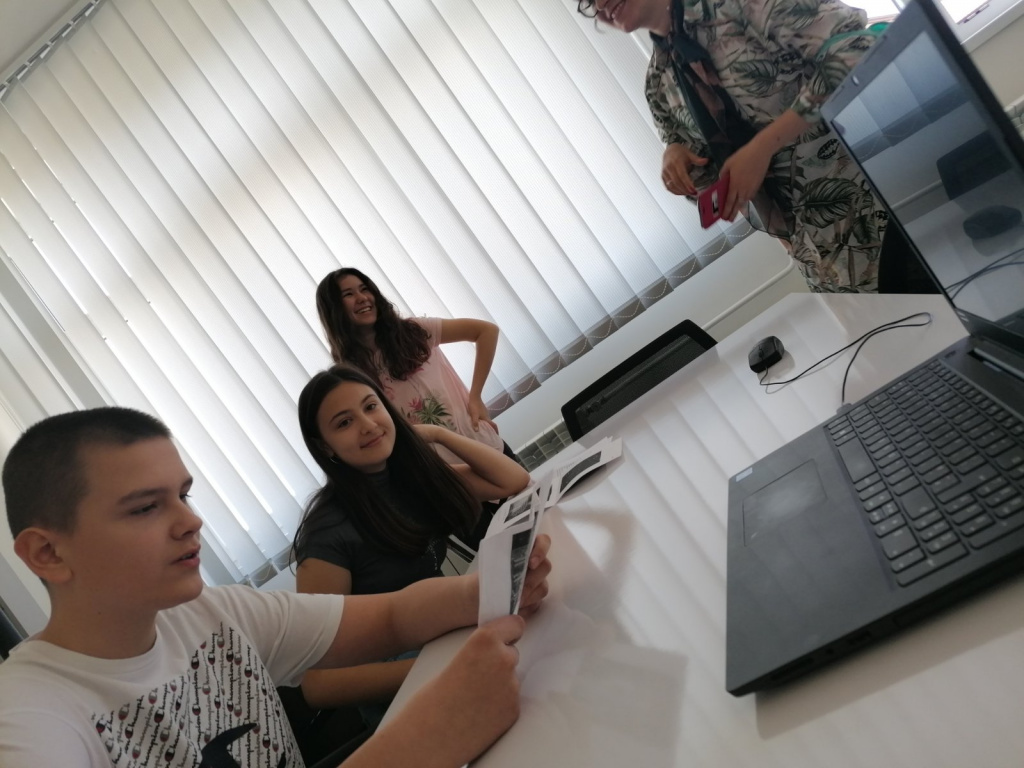 IMG-f05d45c17494cb33b0e343a673dd86dd-V.jpg IMG-f05d45c17494cb33b0e343a673dd86dd-V.jpg