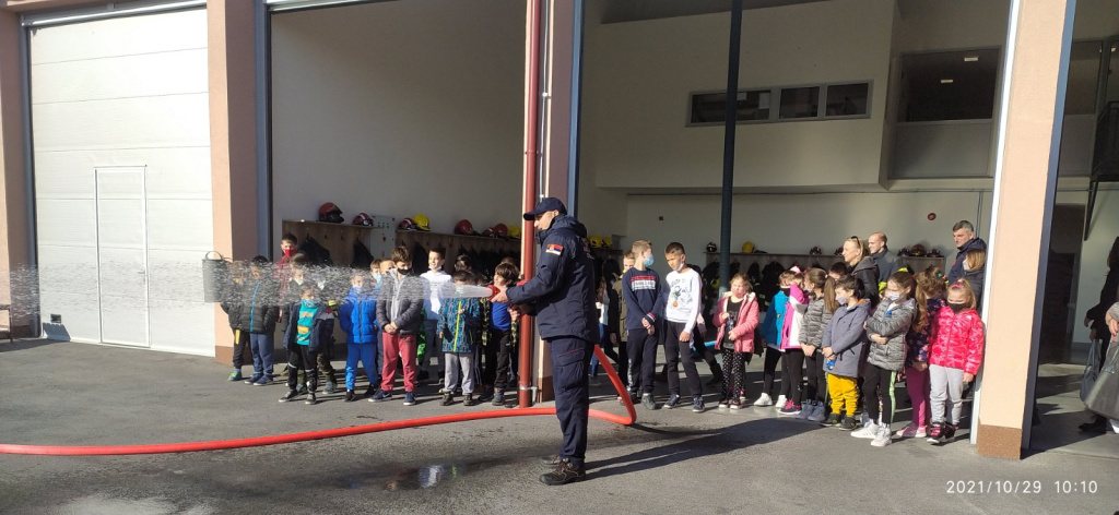 IMG-b1635a3fe71a589c0e24c7e123020d7b-V.jpg IMG-b1635a3fe71a589c0e24c7e123020d7b-V.jpg