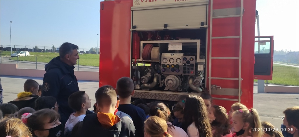 IMG-ecb1d06ac43e00214c950d473fcde810-V.jpg IMG-ecb1d06ac43e00214c950d473fcde810-V.jpg